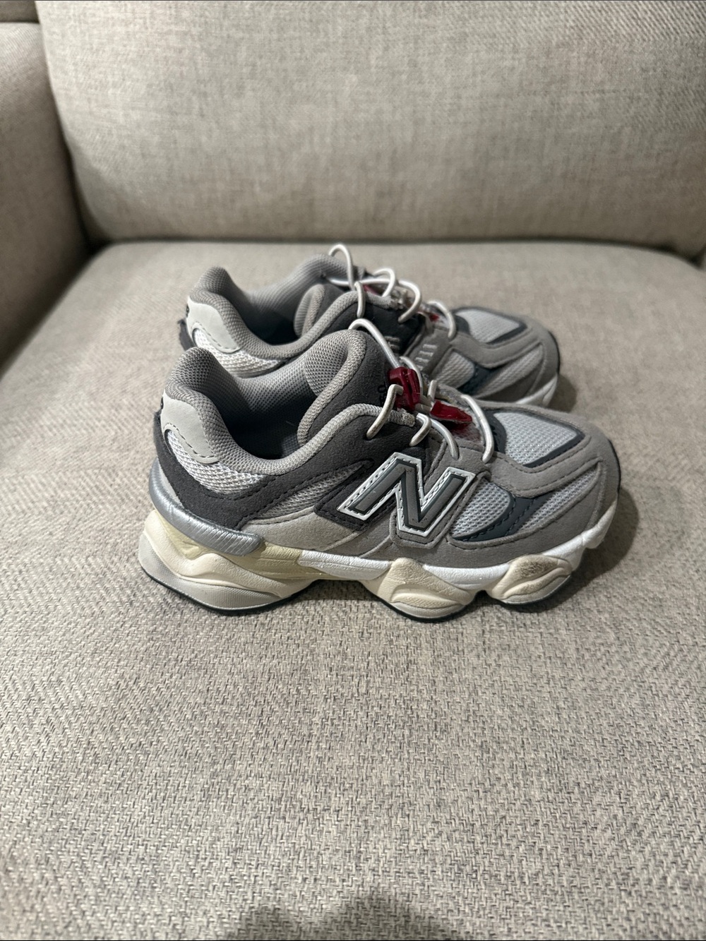 Kids Gray Athletic Sneakers - New Balance USED